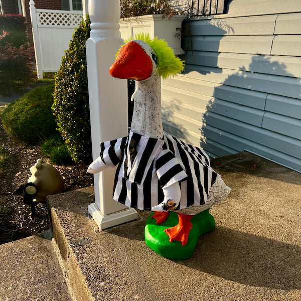 🦢VALORS TOP™Halloween Costume Porch Goose Outfit for 23" Plastic/ Cement Goose Statues